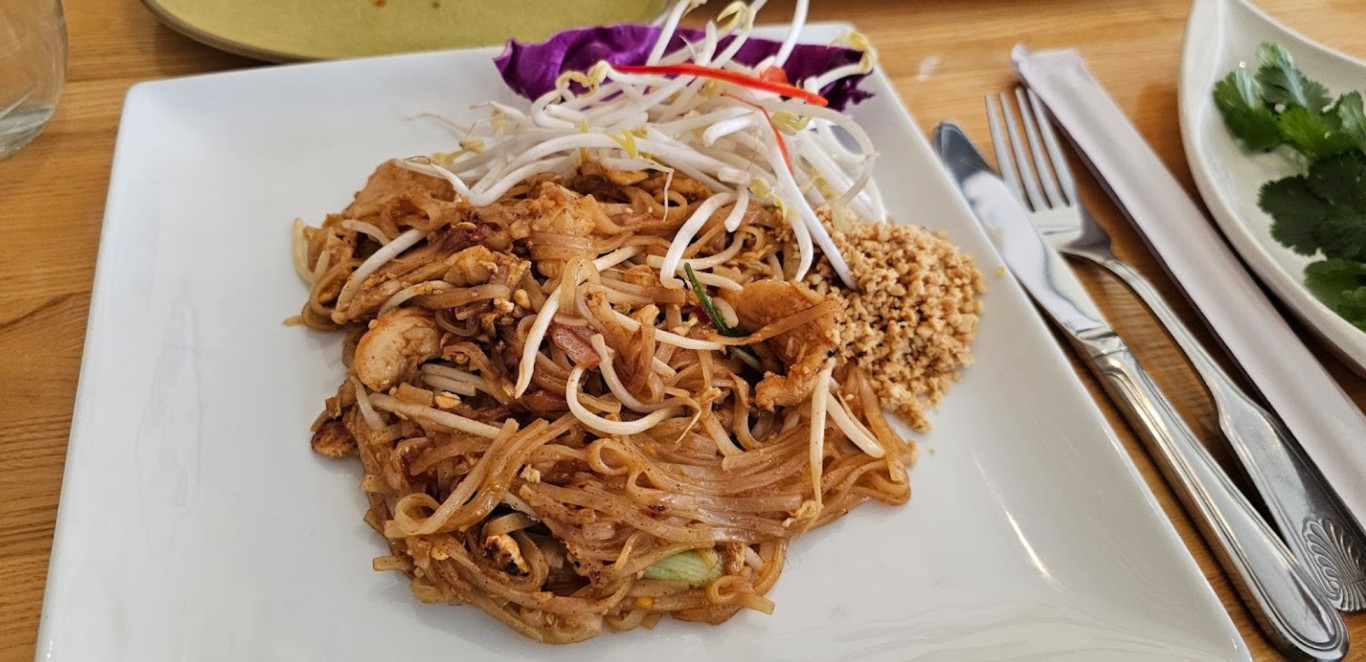 Thai Food - Colonial Kitchen & Bar